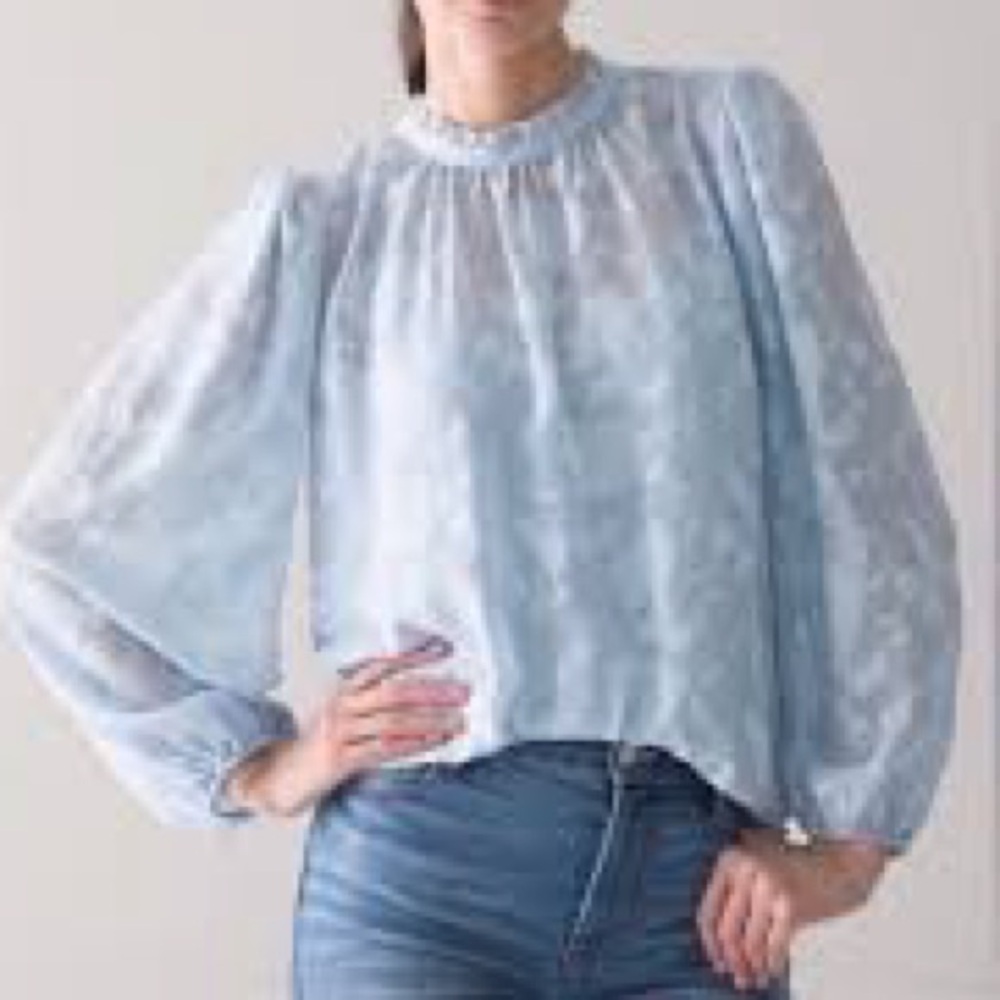 WHBM New Pale Blue Lace overlay blouse with matching attachable camisole szL